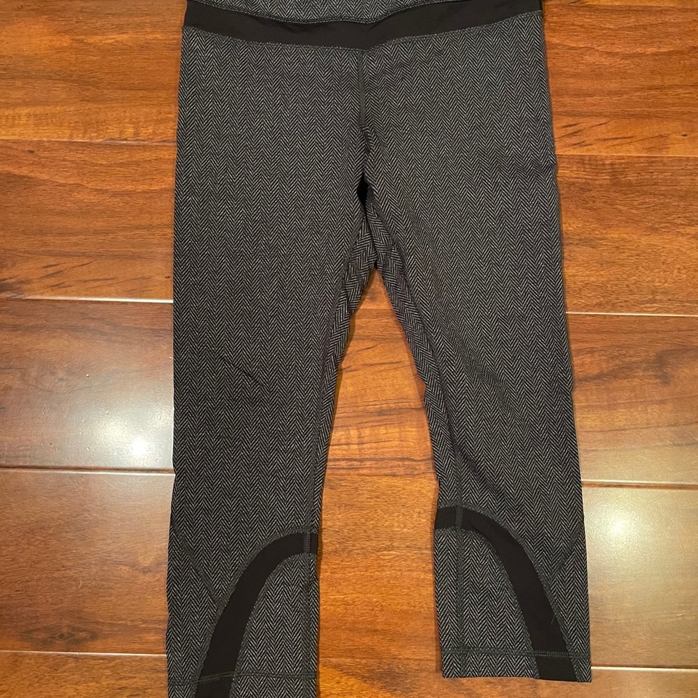 Luluemon Running Crops Heathered